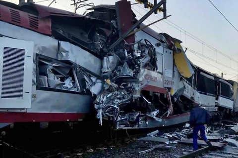 image Train driver dies and dozens injured in crash near Barcelona