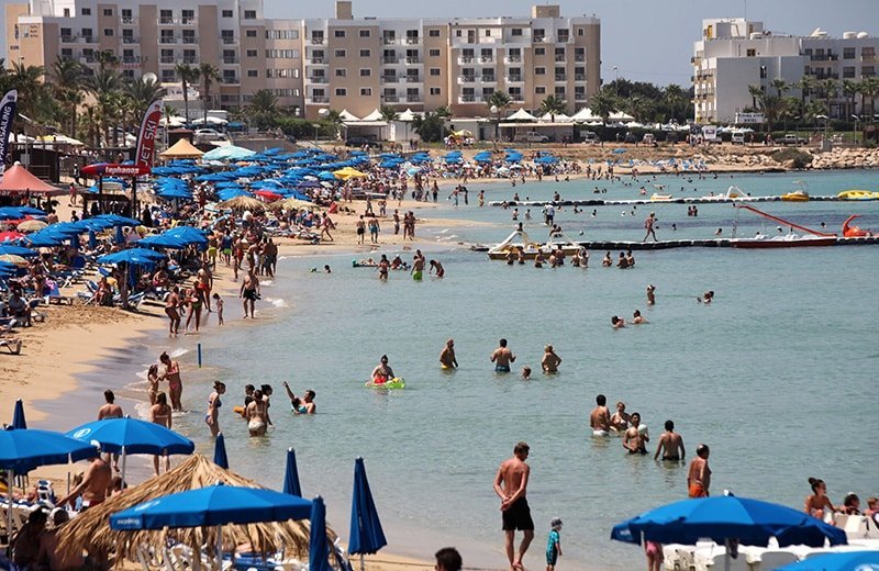 image Major airlines see flight, holiday bookings soar on hope for UK travel restart (Updated)