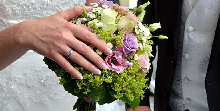 image Coronavirus: Weddings cancelled in wake of unvaxxed ban