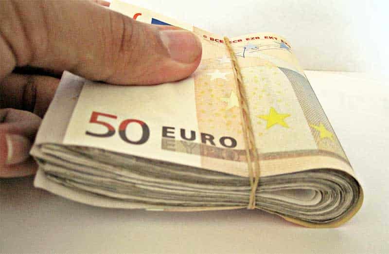 image Police warn over fake bank notes