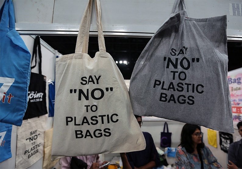 cover North to ban plastic bags from January 1