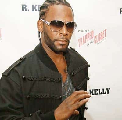 image R&#038;B singer R Kelly heads to sex abuse trial as jury selection begins