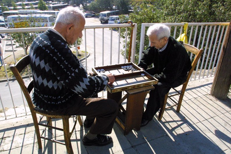 image Life expectancy falls in several EU states, Cyprus unchanged