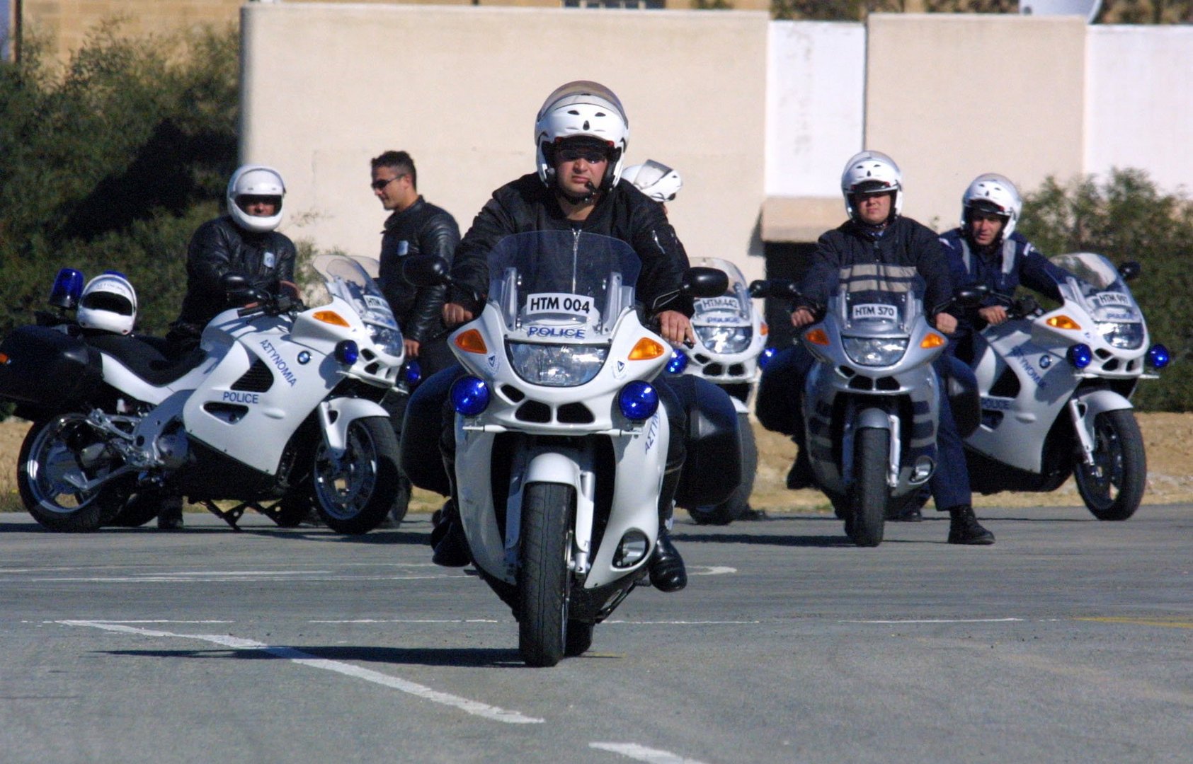 image Vehicle seizures and traffic offences in Polemidia police operation