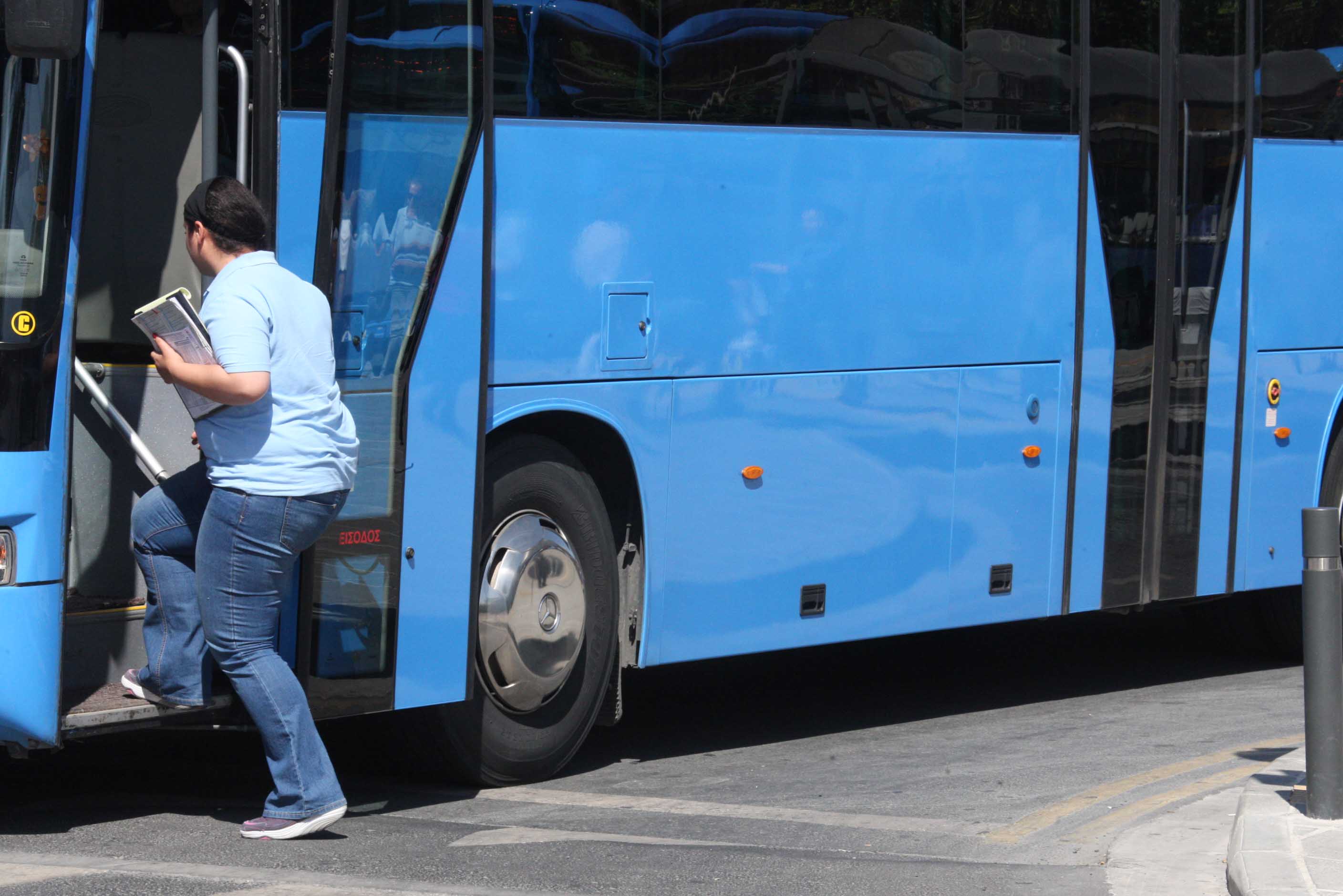 image Bus companies struggle to fill driver shortage