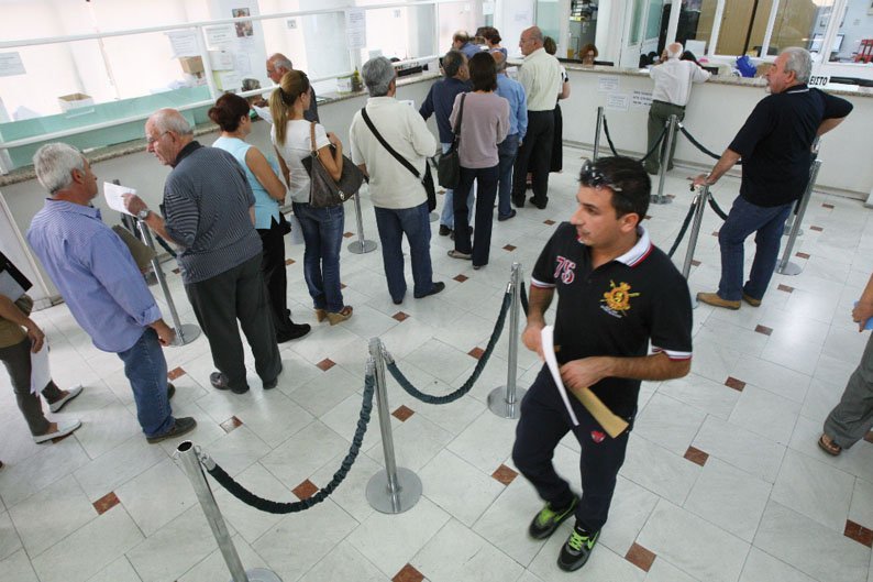 image Civil servant salaries to rise 1.25% in January