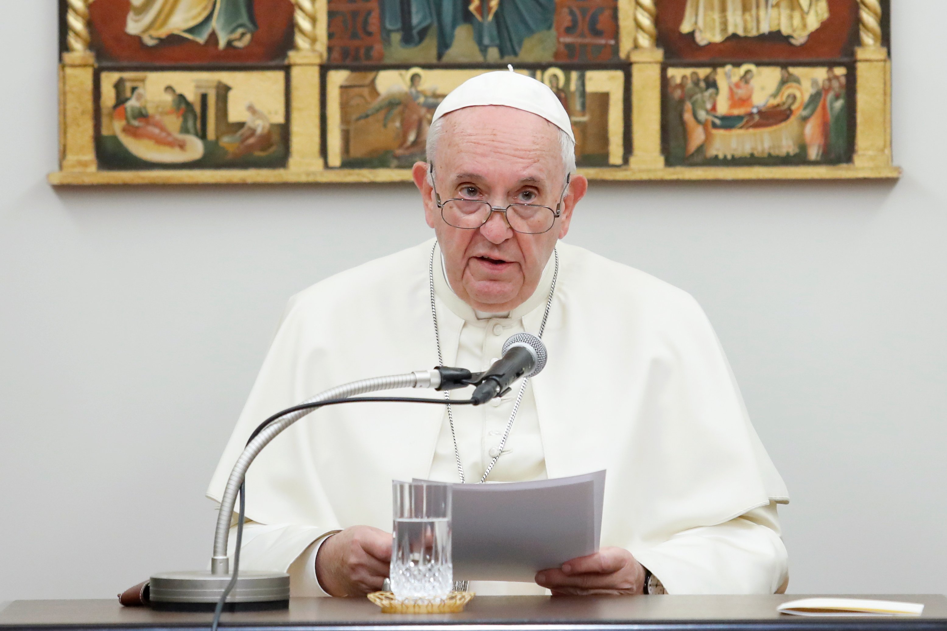 image Pope Francis returns to Vatican for rest after intestinal surgery