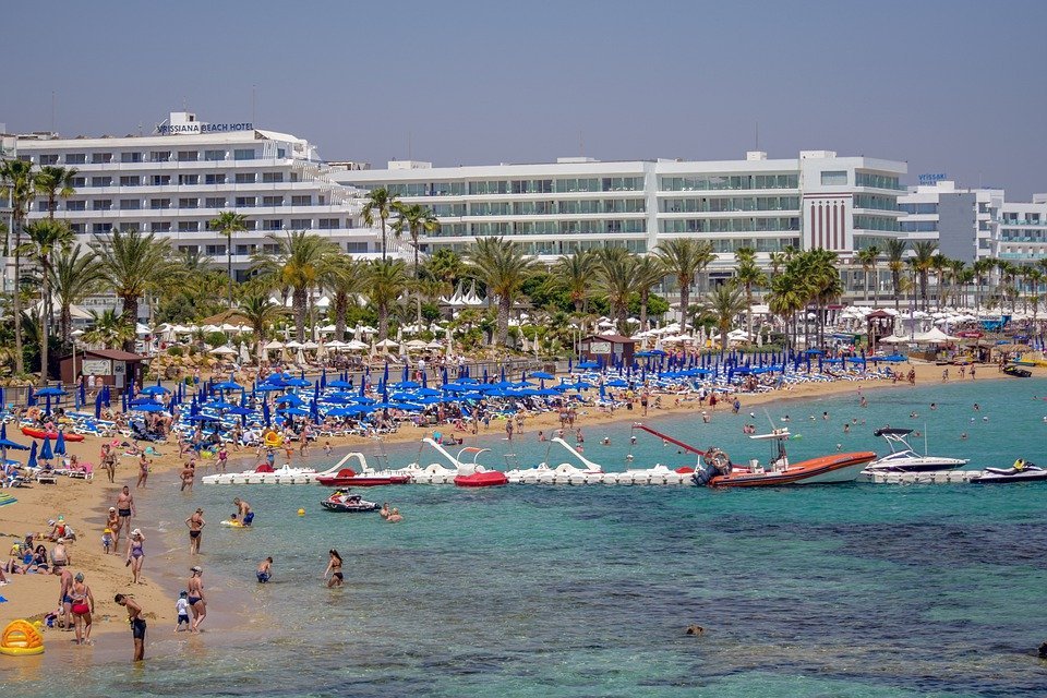 image Coronavirus: Over 200 hotels take part in discount scheme for vaccinated clientele