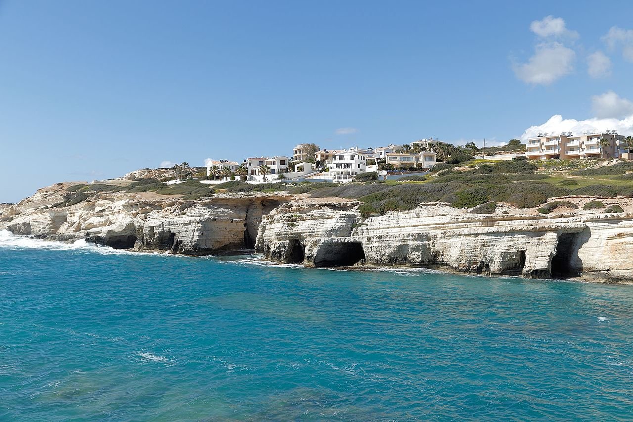image Tourist injured in sea caves fall in ICU