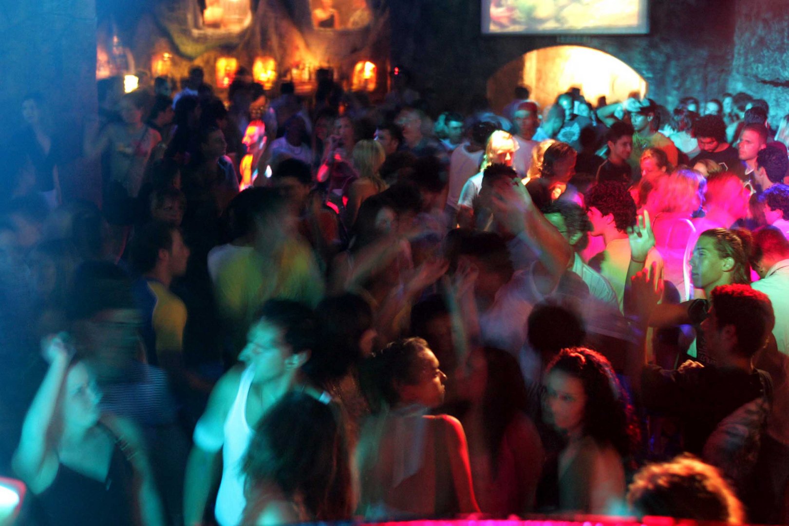 image Five arrested for working illegally in Napa nightclubs