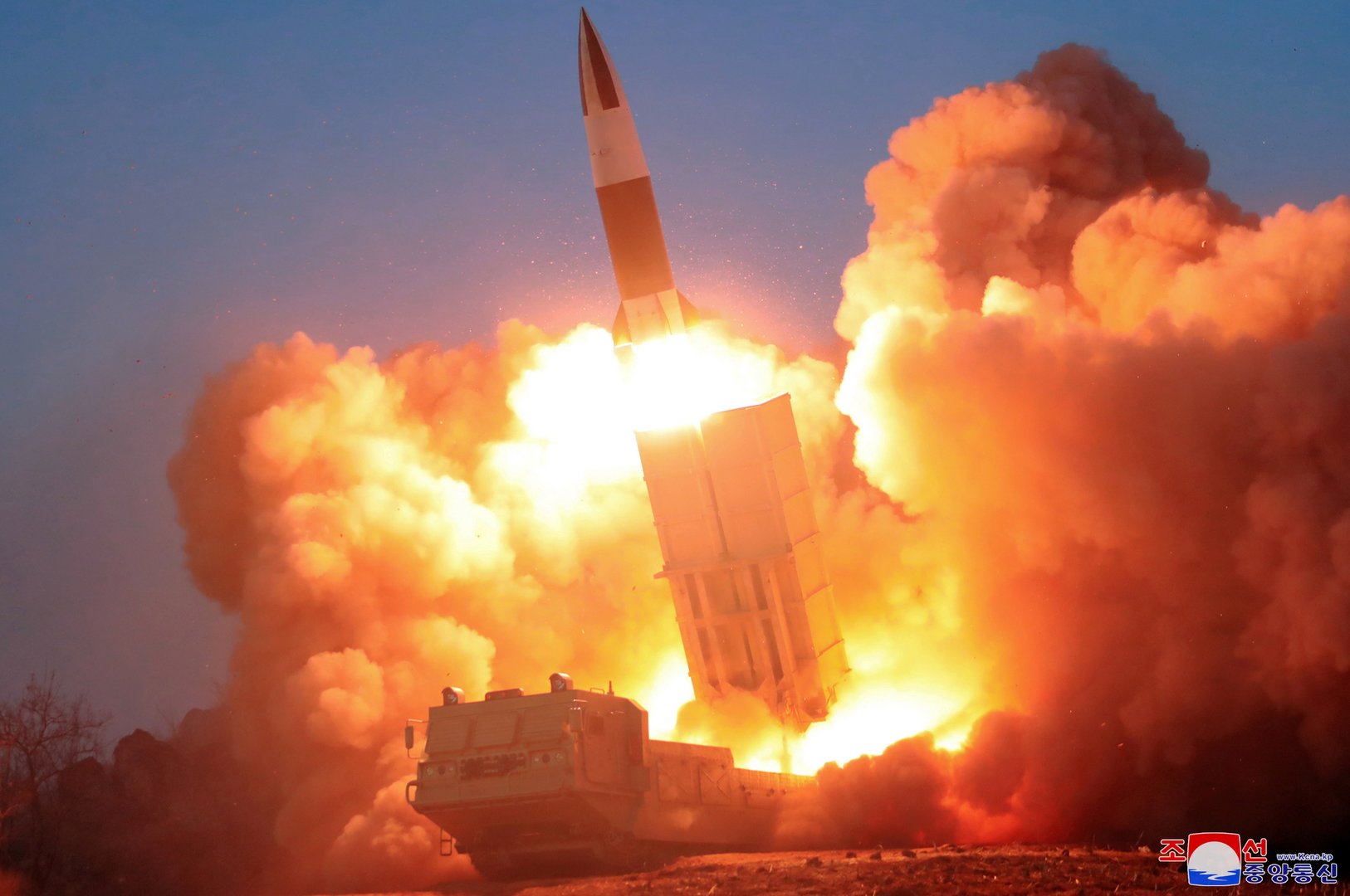 image Suspected N.Korea missile &#8216;explodes in mid-air&#8217; after launch near Pyongyang (Update)