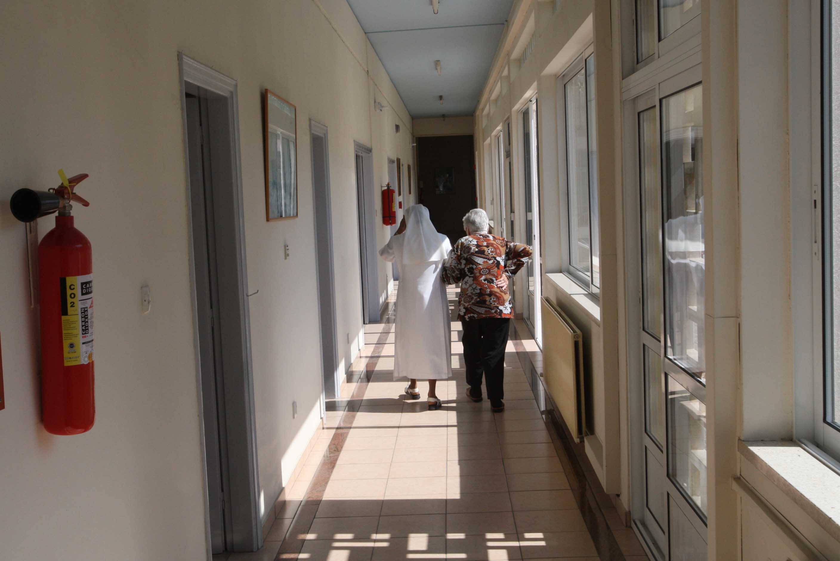 image Coronavirus: care homes can receive visitors with negative test from March 1
