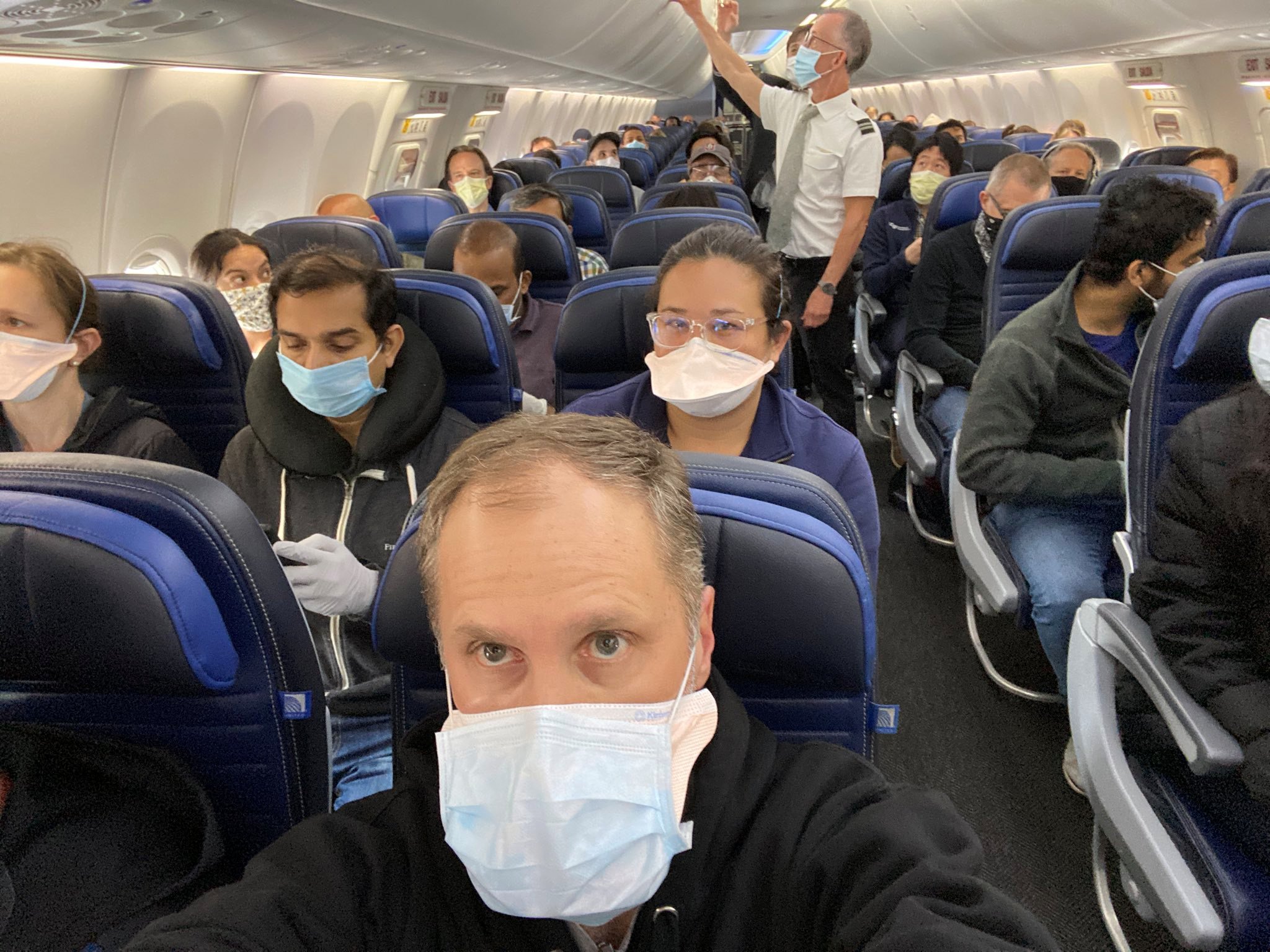 image Delta Air Lines to add $200 monthly health insurance charge for unvaccinated staff