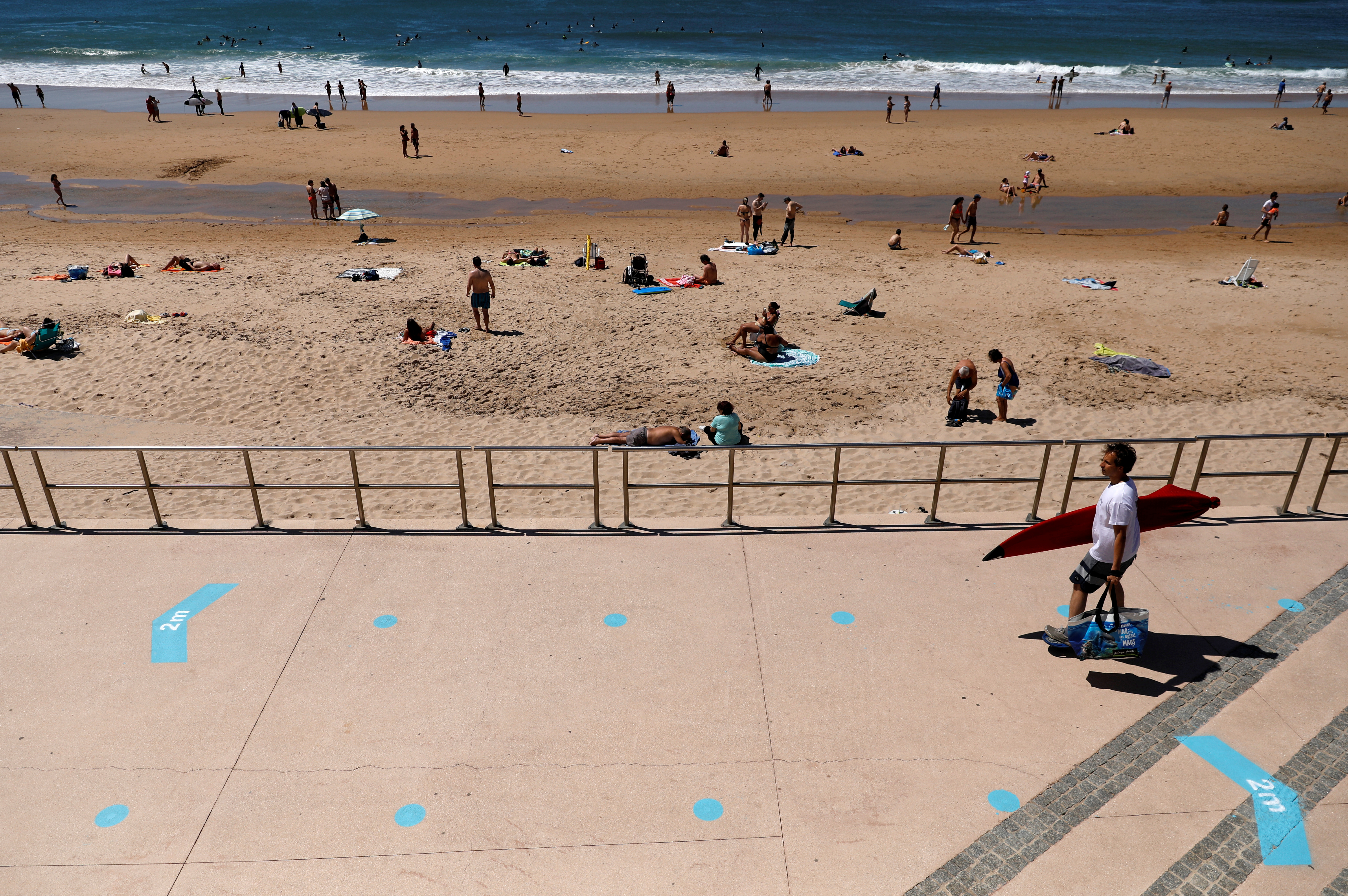 image Portugal to allow EU and UK tourists with a negative coronavirus test
