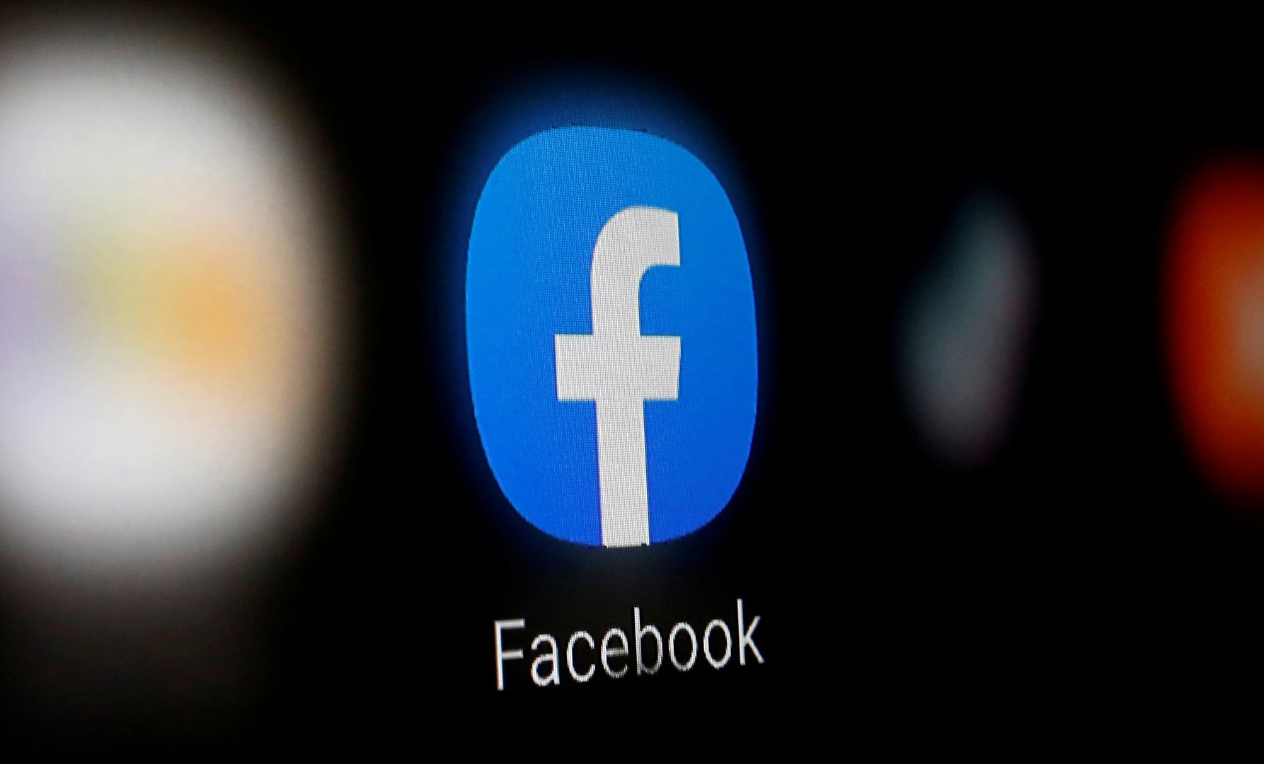 image Trump still banned from Facebook but board calls for company review