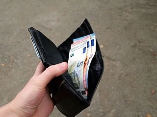 image Wallet stolen from unlocked car in Larnaca