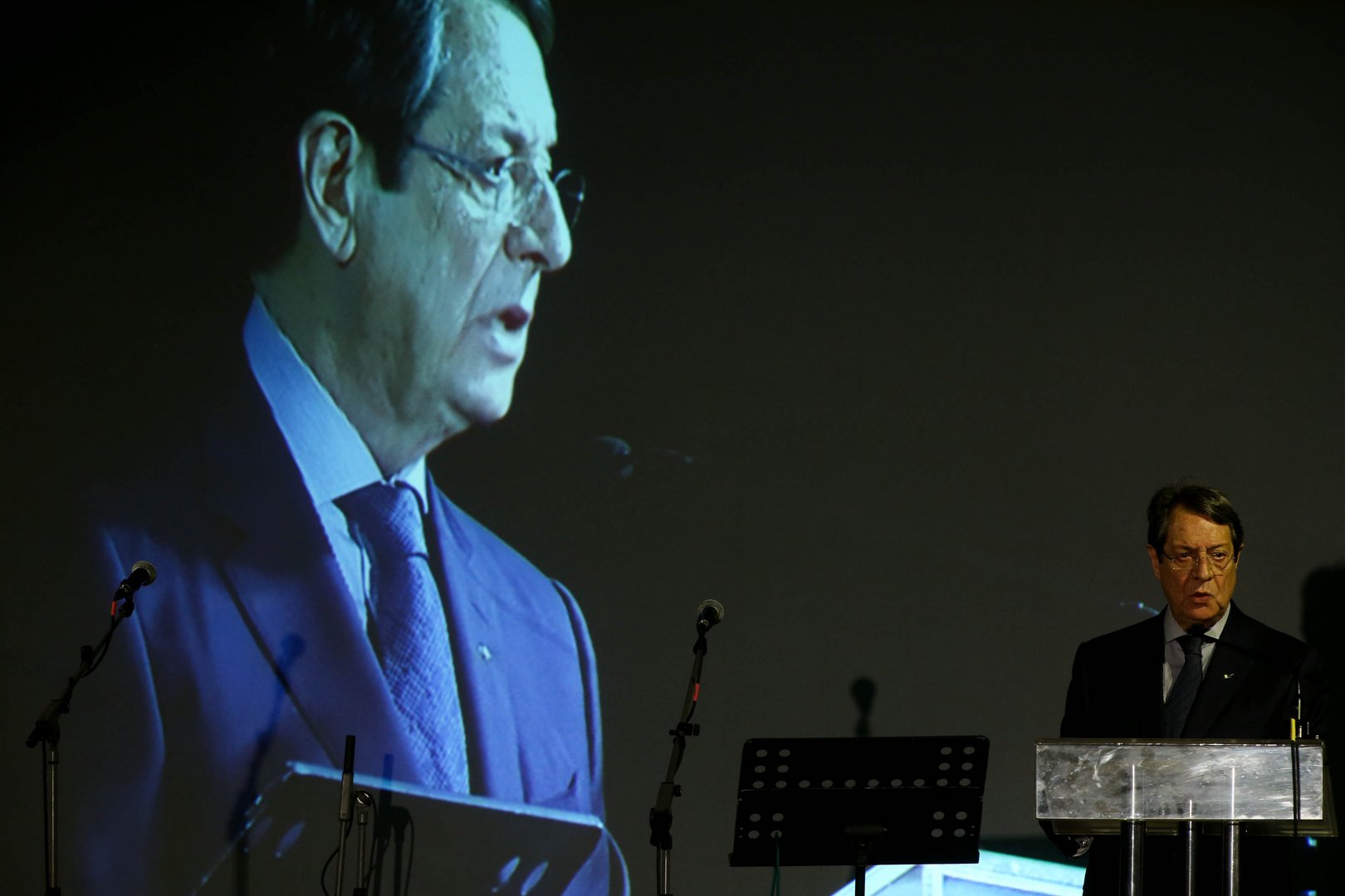 image Our View: A show of no confidence in our political establishment