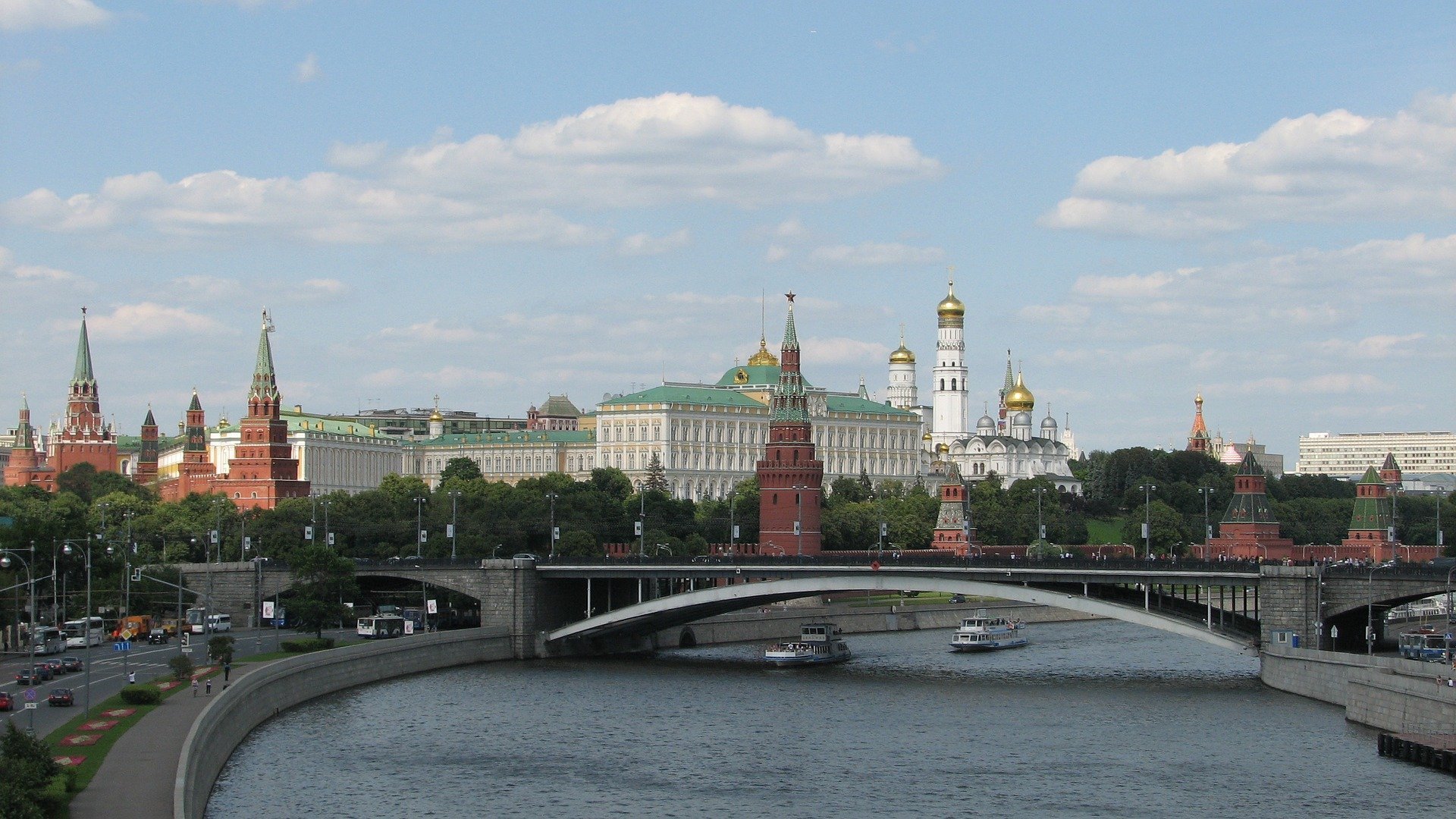 image Russia keeps tensions high over Ukraine while waiting for next Biden move