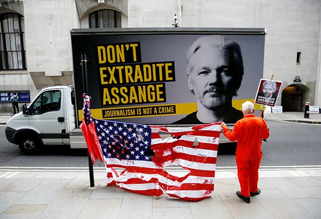 image Assange one step closer to extradition to United States