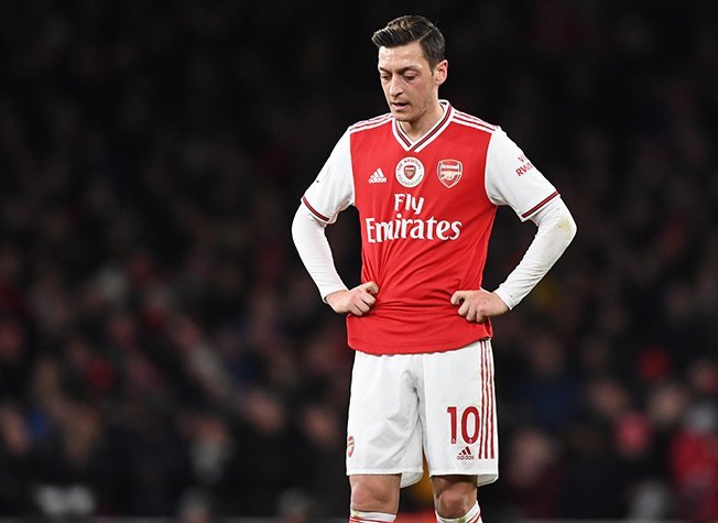 image Arsenal&#8217;s Arteta to wait until end of January window to make Ozil call