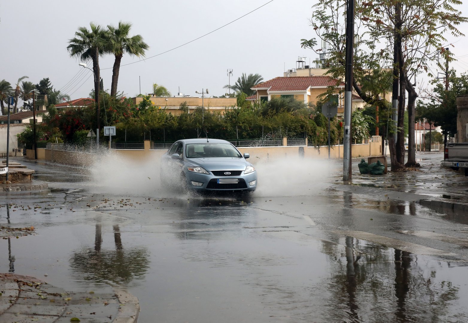 image Police warn drivers of heavy rain and road closures (updated)