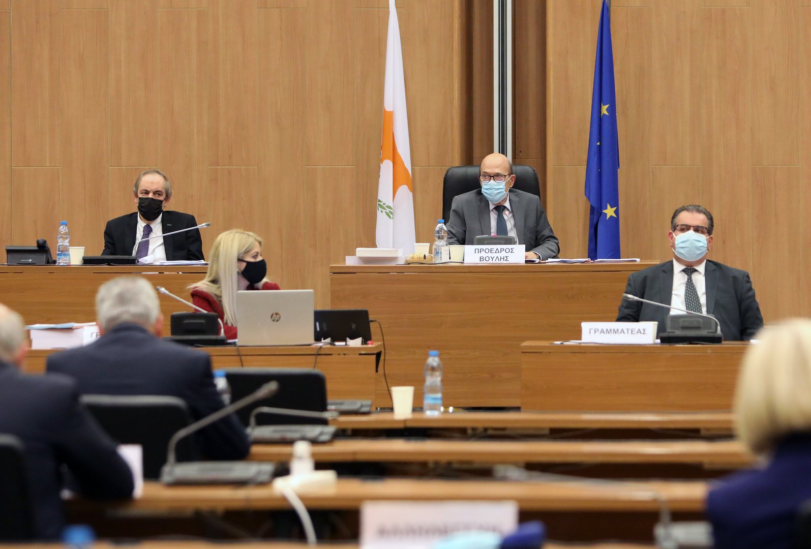 image Employers slam parliament for kicking bill for state-backed loans down the road (updated)