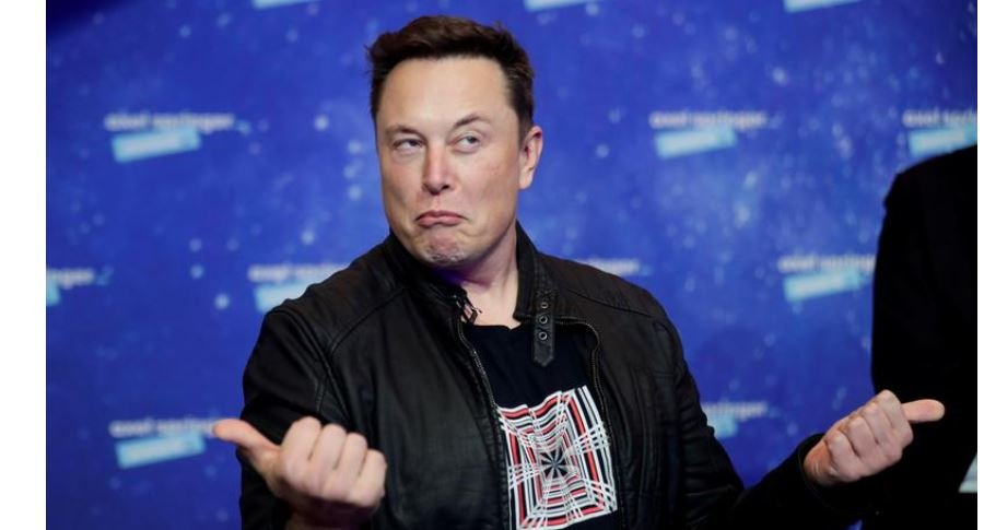 image Musk trolls Bezos as space race between world&#8217;s richest men heats up