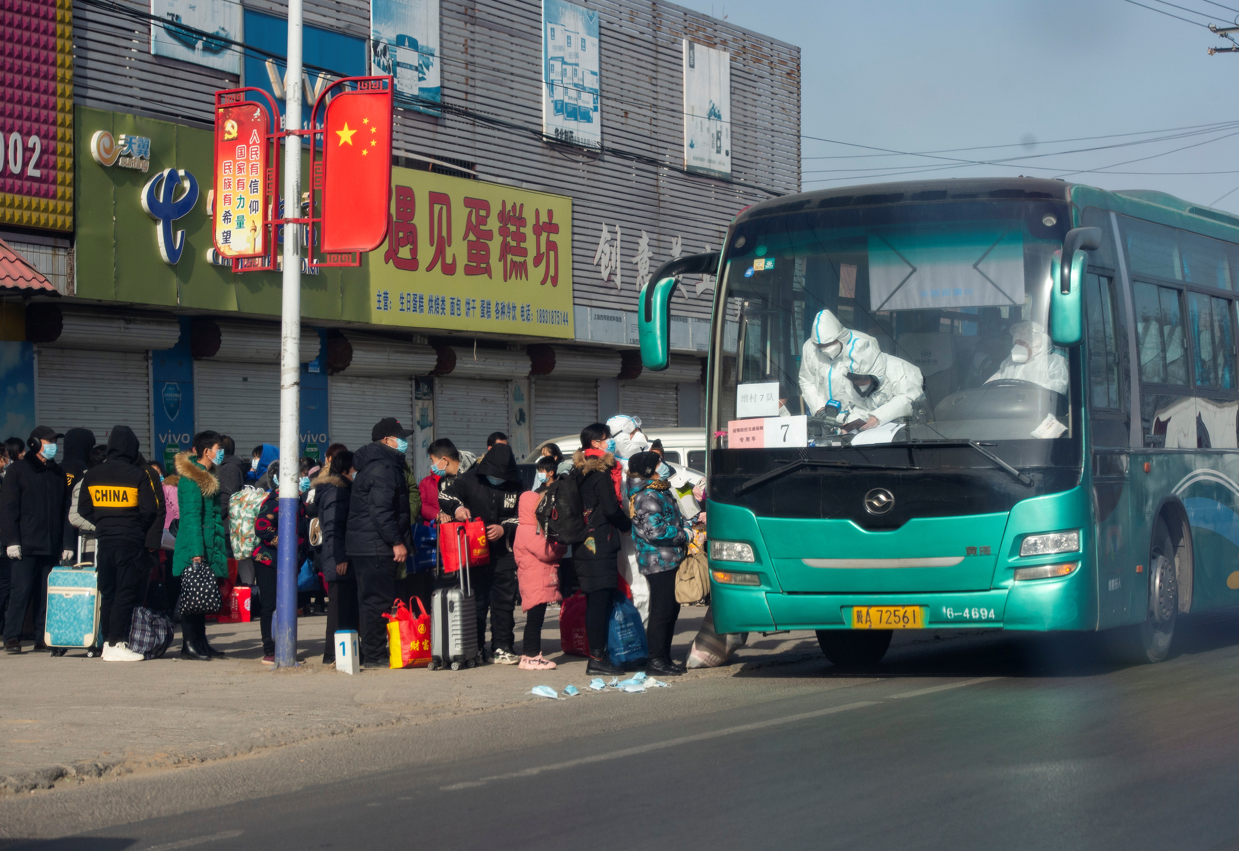 image Another Chinese city goes into lockdown amid new COVID-19 threat