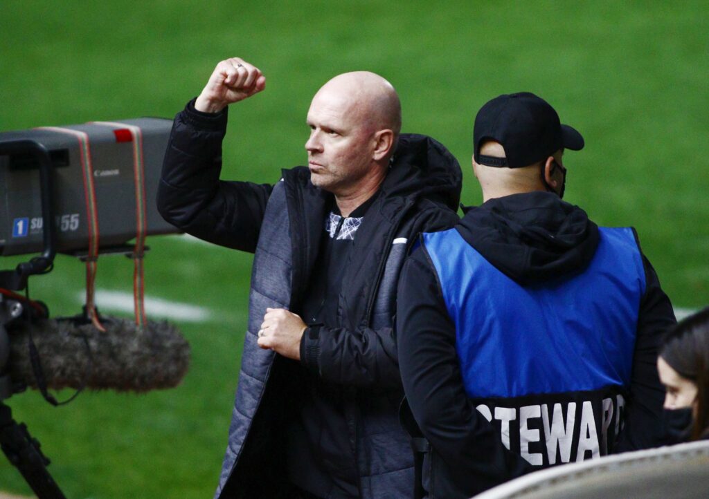 Omonia manager Henning Berg celebrating his team's win over Apollon Limassol