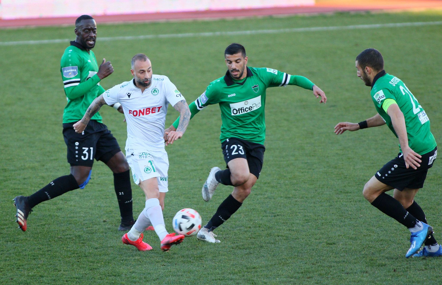 image Omonia drop points at home after draw with spirited Olympiakos, AEL held by Ermis