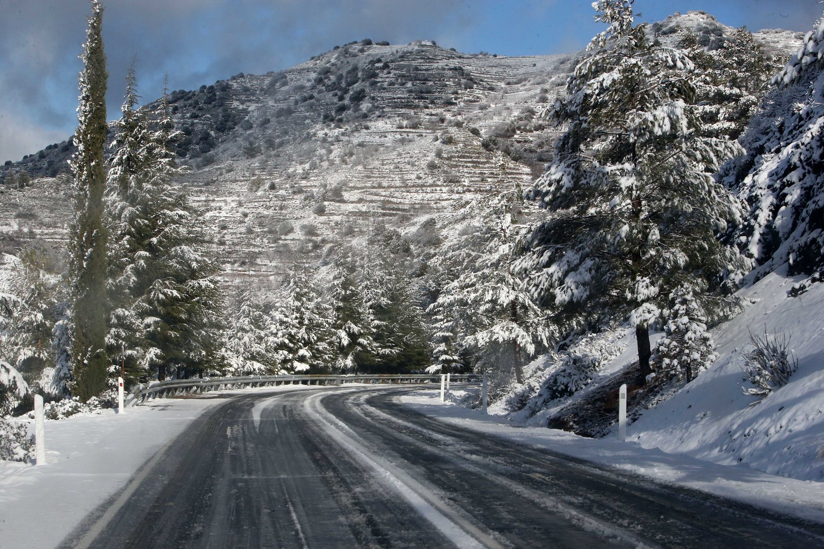 image Coronavirus: police issue 114 fines for Covid violations, patrol Troodos roads