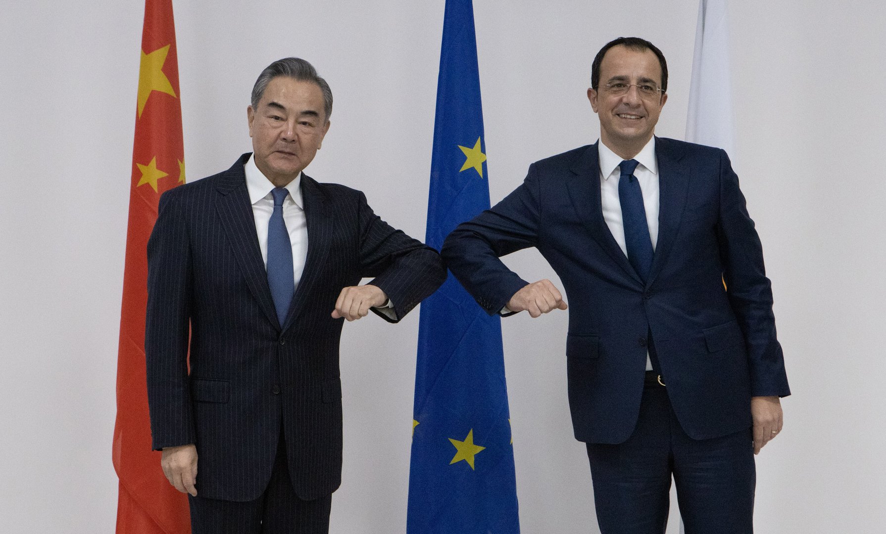 image Cyprus-China ties discussed in airport meeting