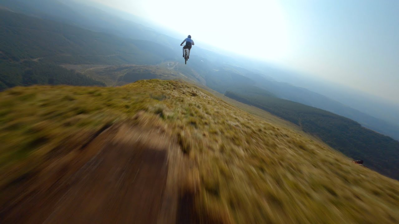 image Mission accomplished: rider performs heart-stopping ridgeline descent
