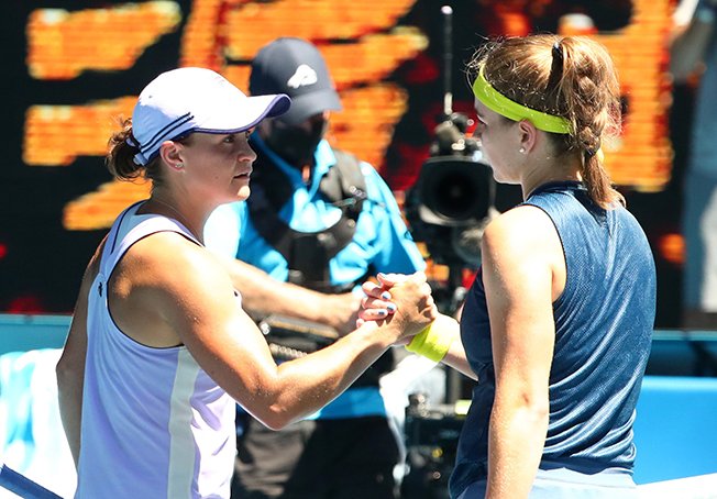 image Muchova stuns home hope Barty with fightback