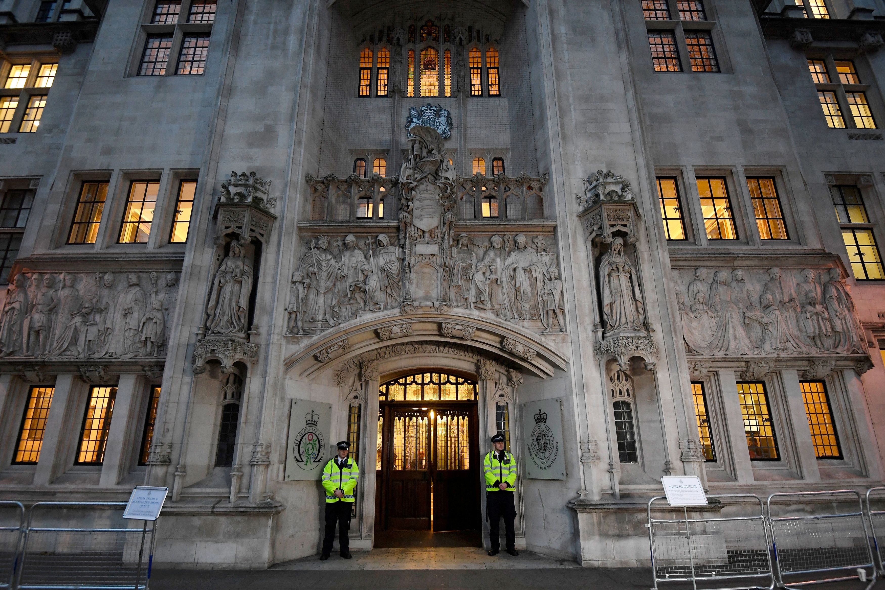 image Runaway schoolgirl who joined IS cannot return to Britain