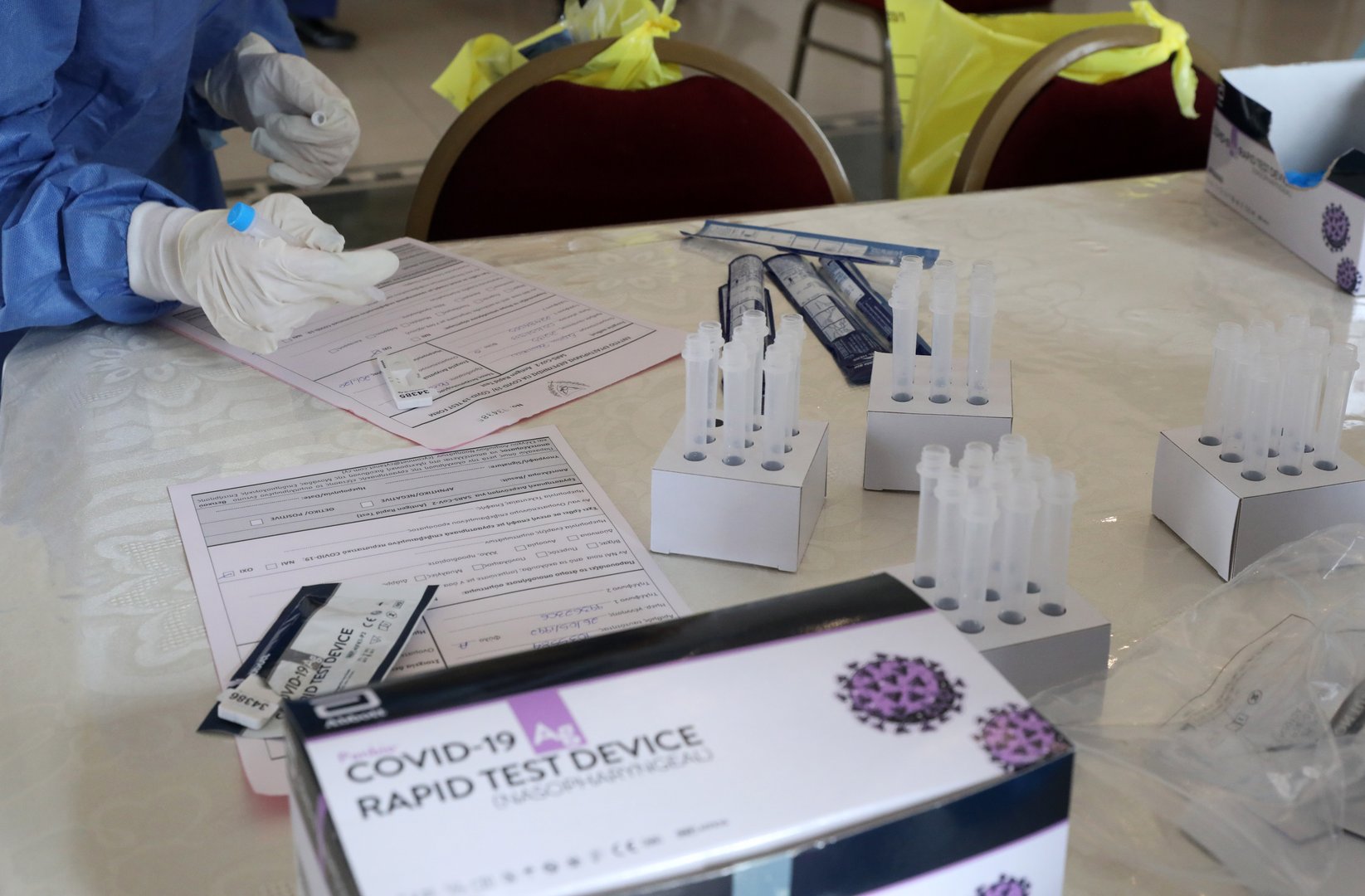 image Coronavirus: minister says teachers are obliged to get tested