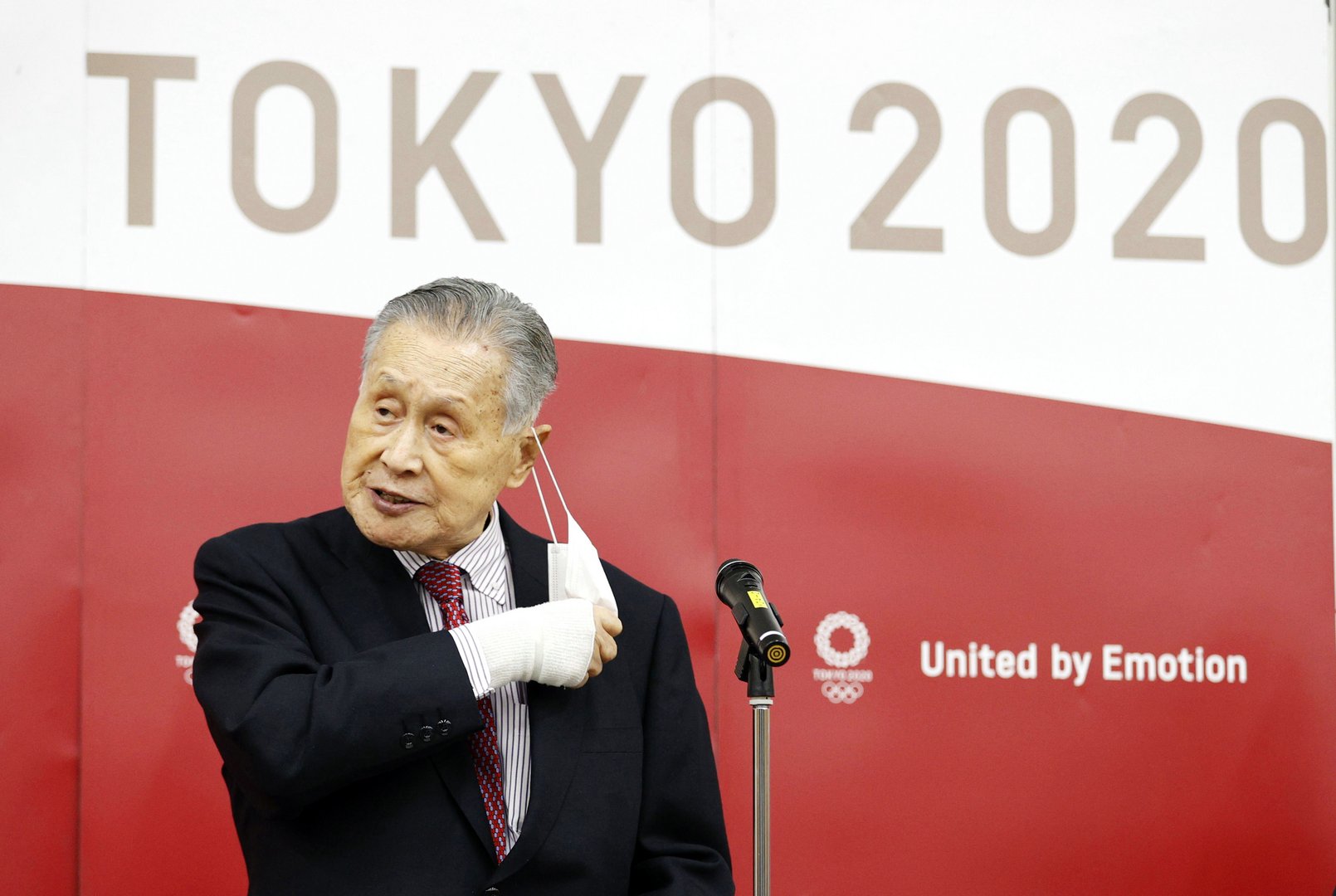 image Tokyo Olympics chief quits, apologises again over sexist remarks