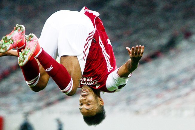 image Aubameyang the hero as Arsenal beat Benfica