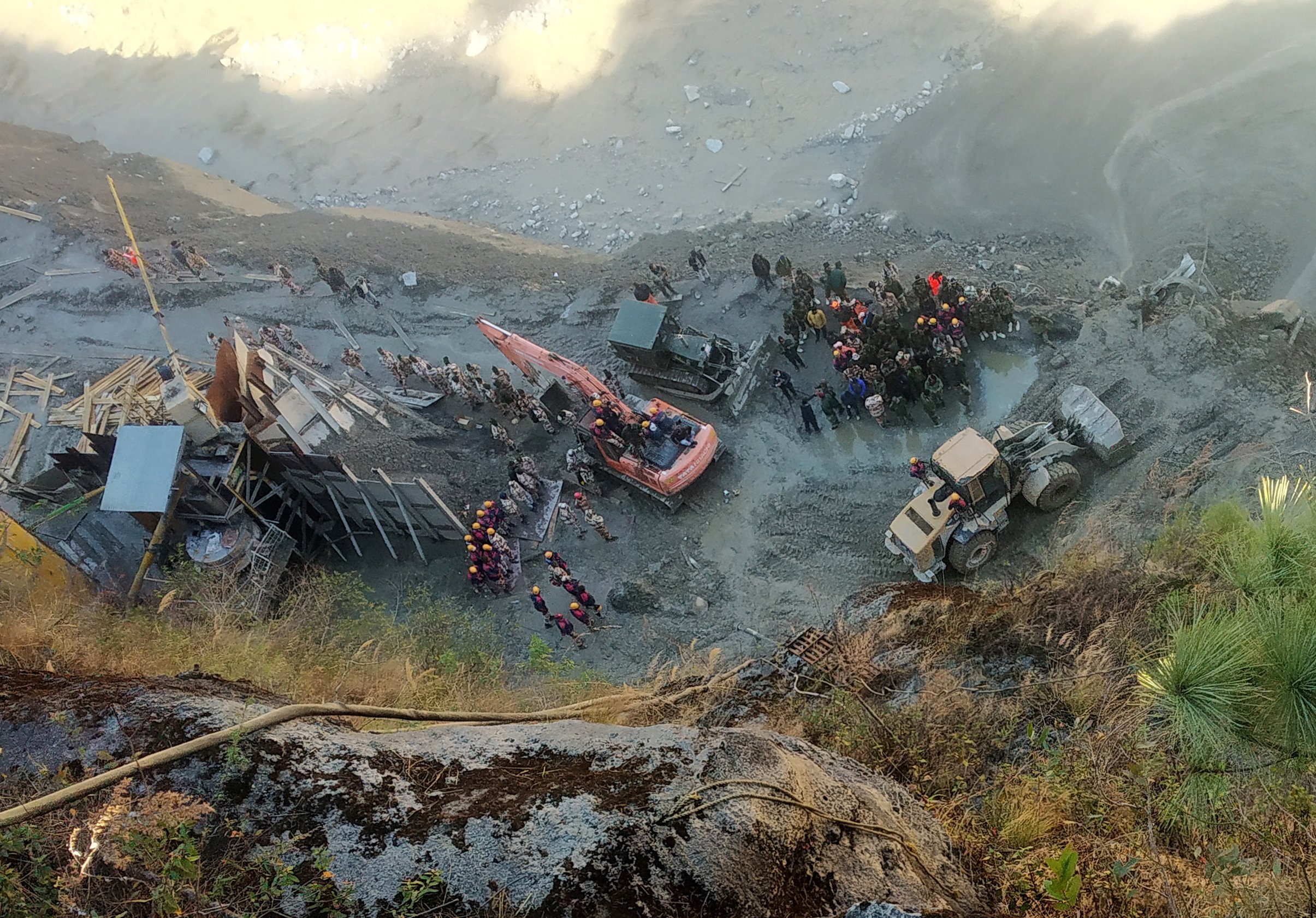 image India glacier avalanche leaves 18 dead, more than 200 missing (Updated)