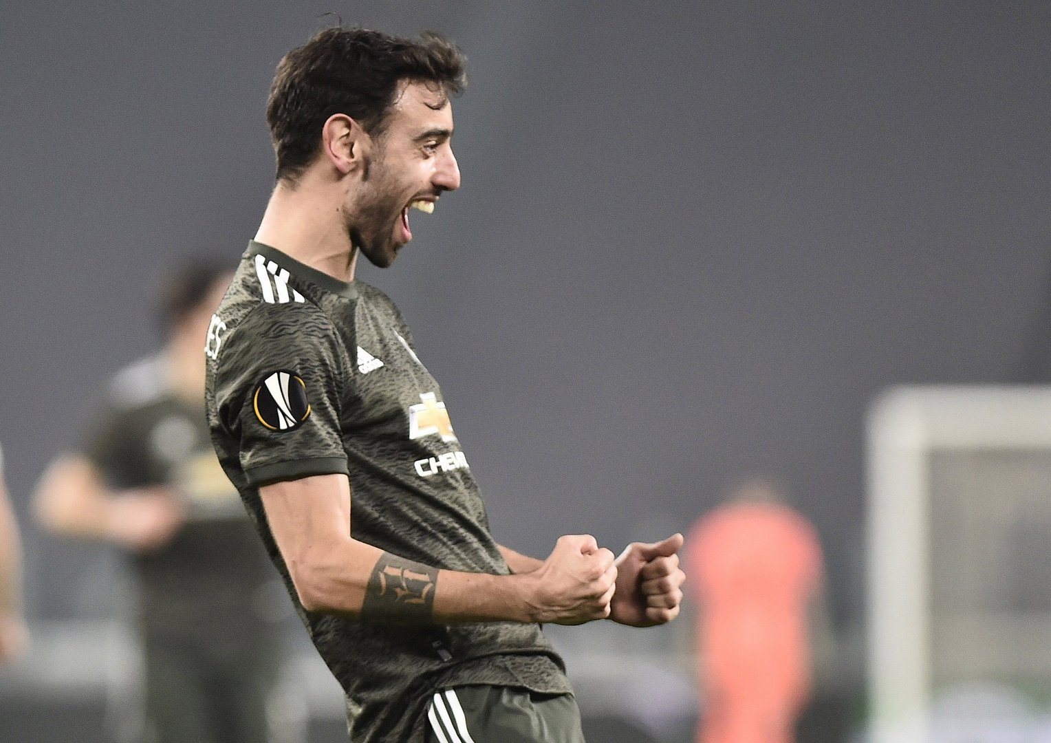 image Man United, Tottenham enjoy big wins, Milan held
