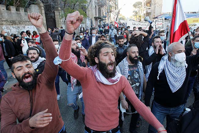 image Brawls in shops as Lebanon&#8217;s financial meltdown hits supply of food