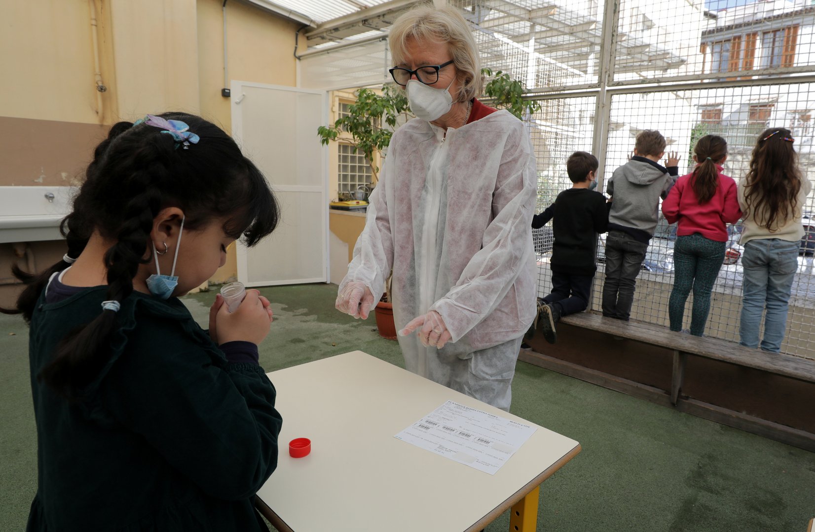 image Coronavirus: Saliva self-tests for children ‘not reliable’