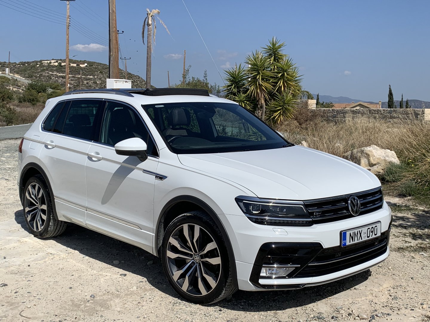 image Volkswagen Tiguan: handsome middle ground