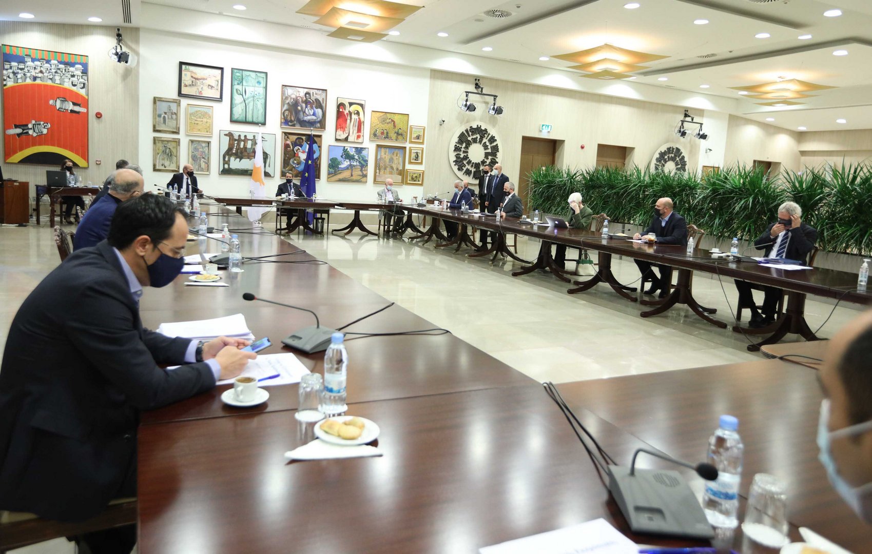 image Political leaders say will accompany president to Geneva talks (updated)