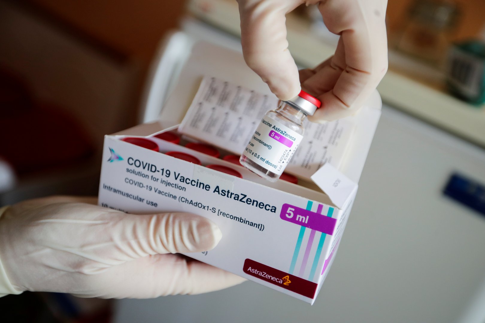 image Facing &#8216;crisis of century&#8217;, EU threatens ban on Covid vaccine exports to UK