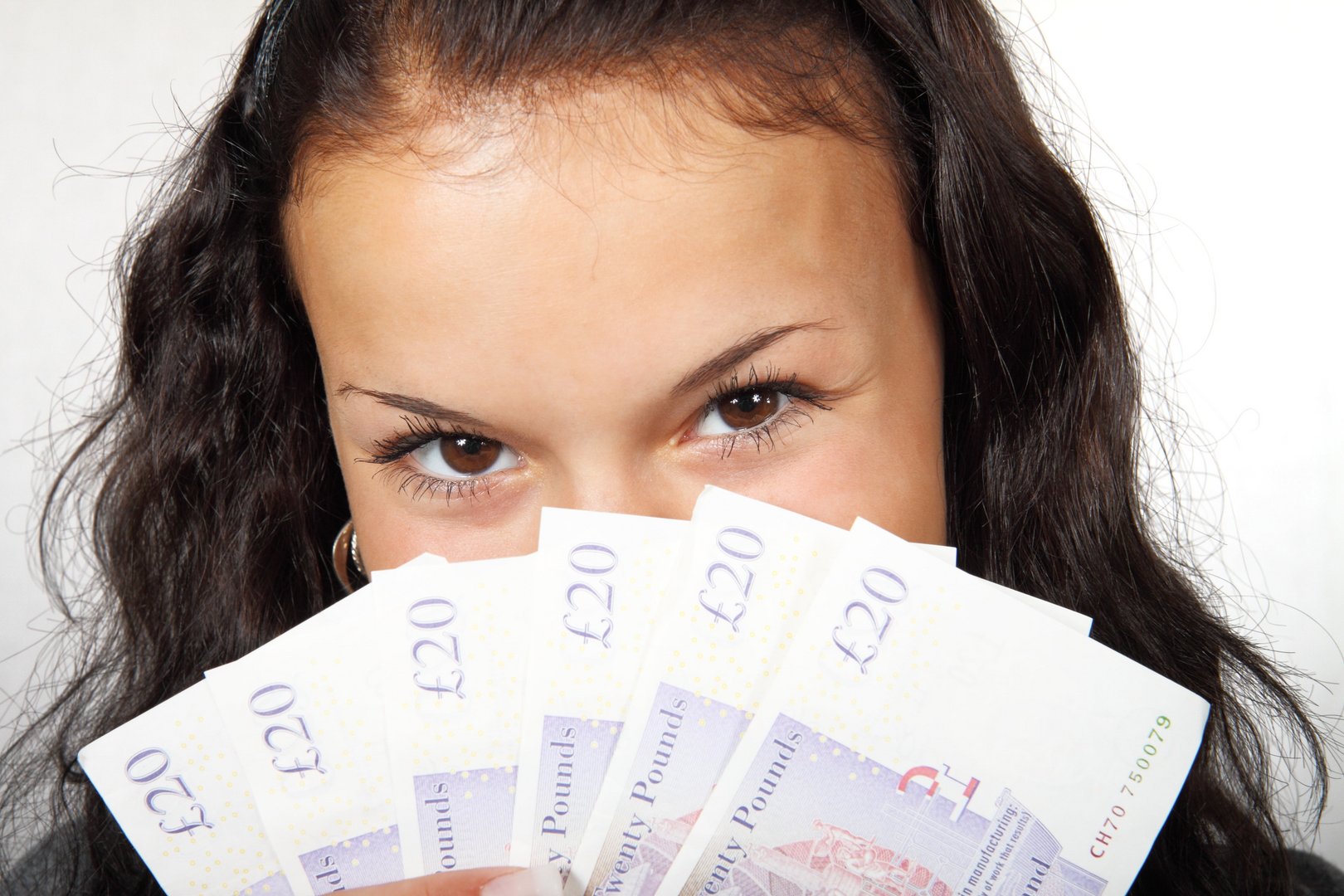 image European consumers, flush with cash, can&#8217;t spend it