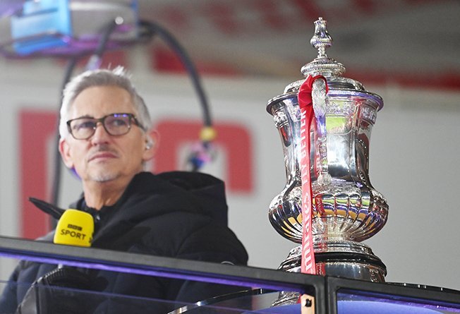 image Former England captain Lineker wants brain tested for signs of dementia