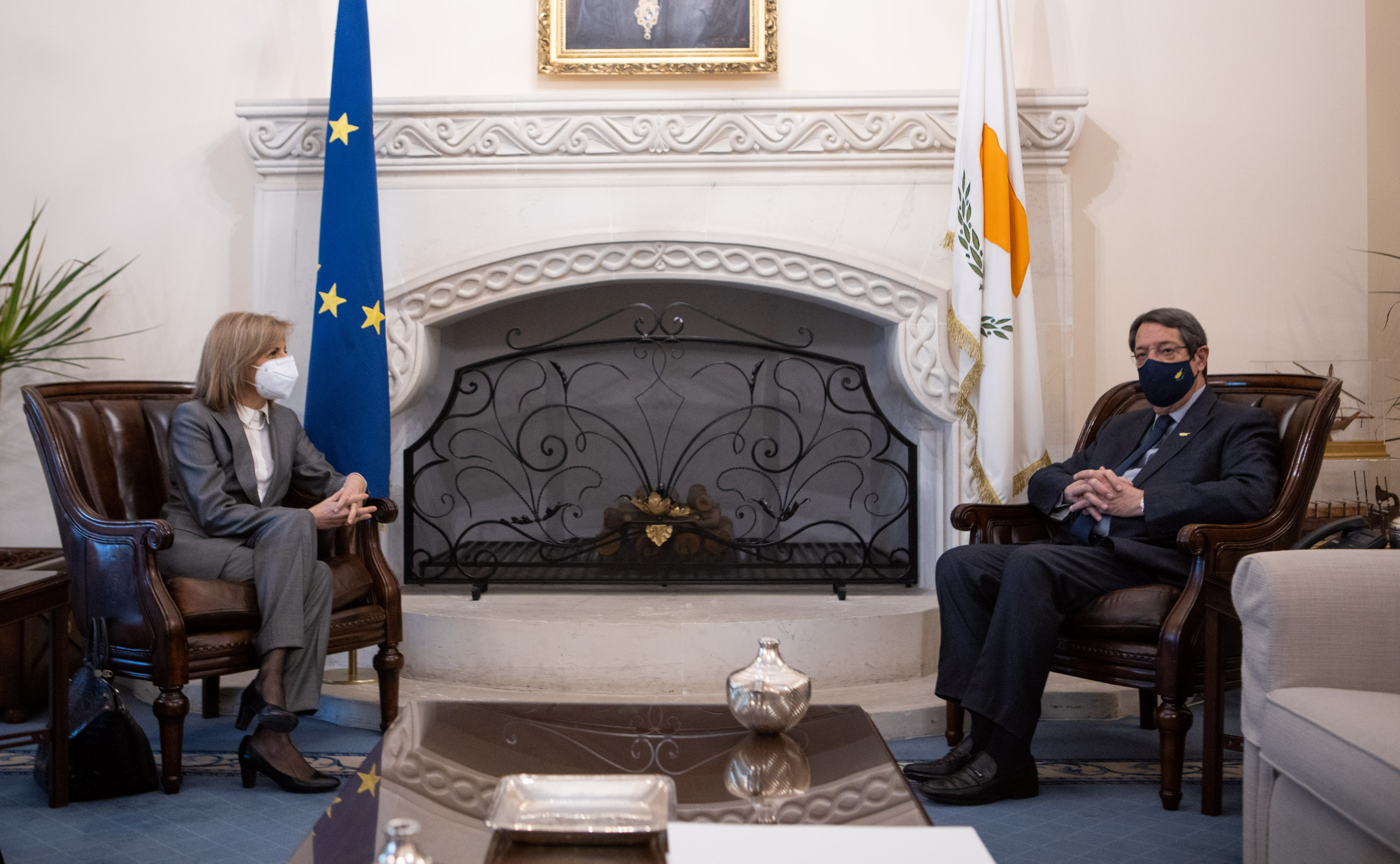 image President meets with EU health commissioner