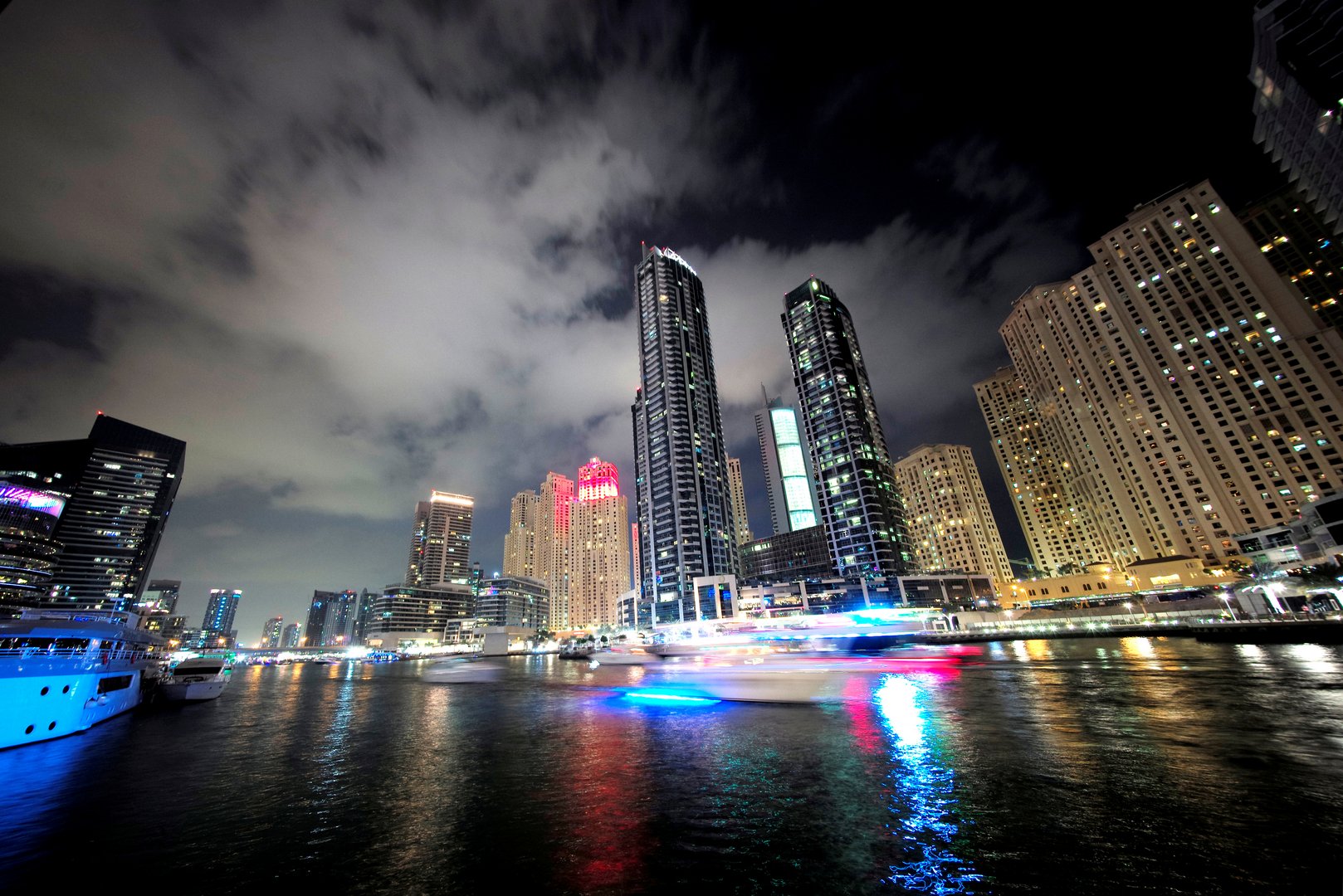 image Dubai orders deportations for naked balcony photo shoot