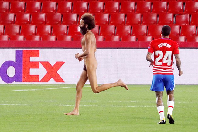 image Granada streaker hid for 14 hours before Man Utd appearance